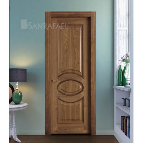 Puerta clásica en madera de nogal